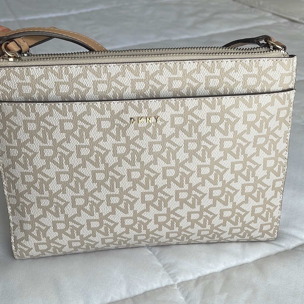 Hand bag from Dkny